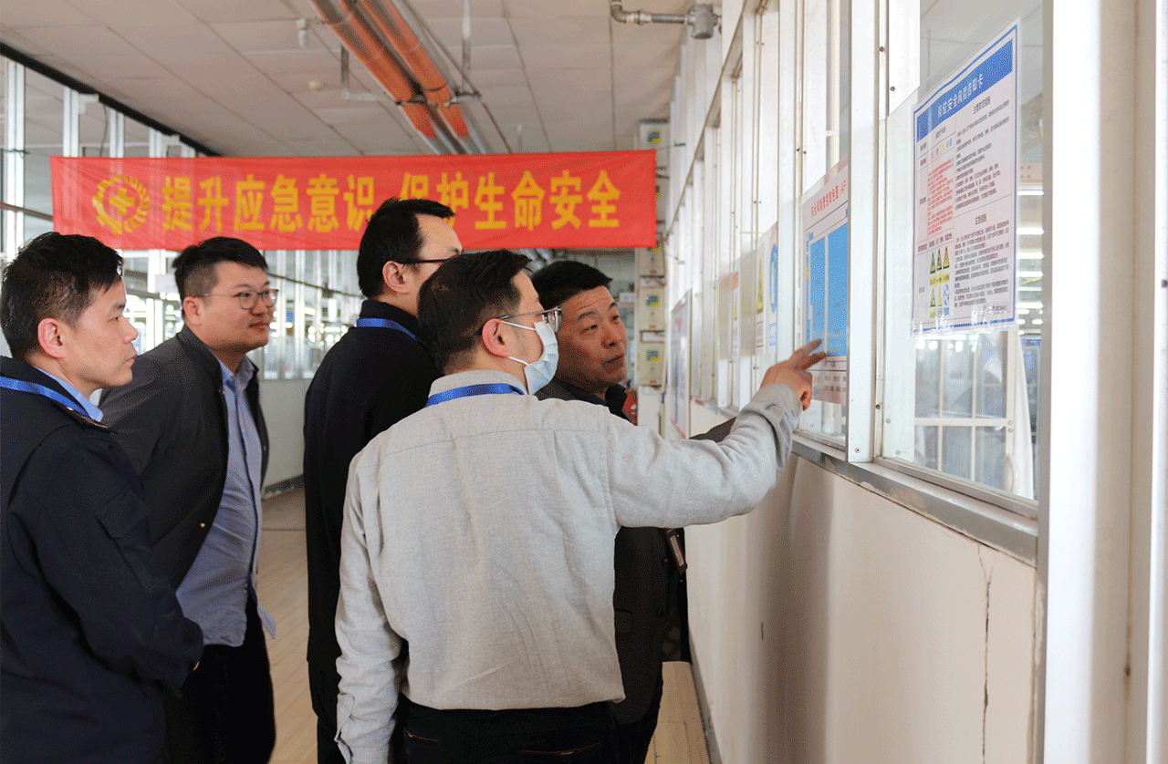 1 區應急管理局到訪劉潭服裝廠