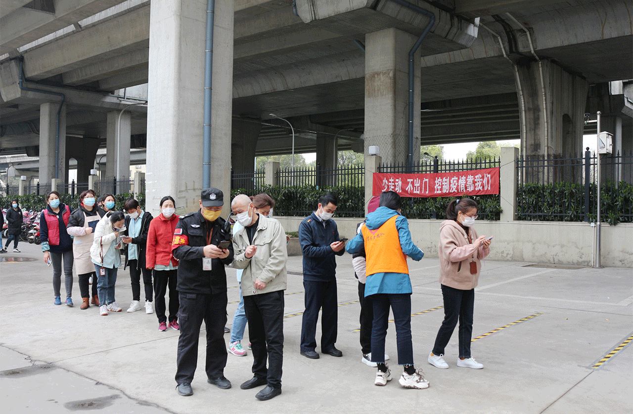 2 劉潭服裝自費開展全員核酸檢測