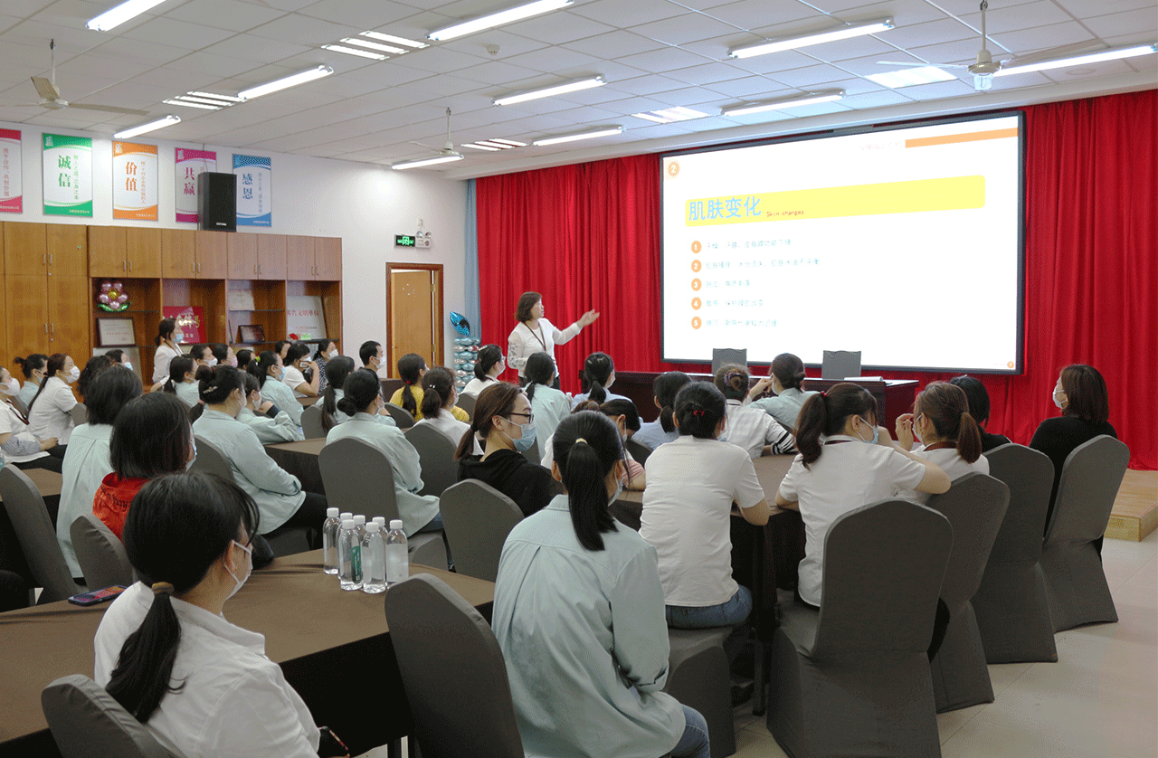 3 劉潭服裝開展孕期知識大講堂