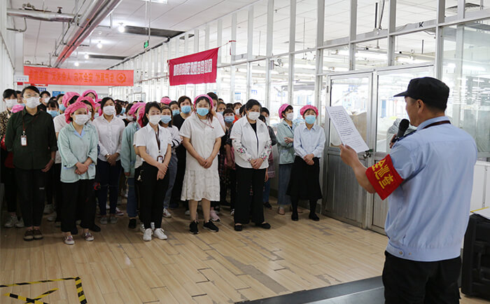 劉潭服裝廠組織開展防災(zāi)減災(zāi)宣傳教育活動(dòng) 劉潭服裝廠組織開展防災(zāi)減災(zāi)宣傳教育活動(dòng)