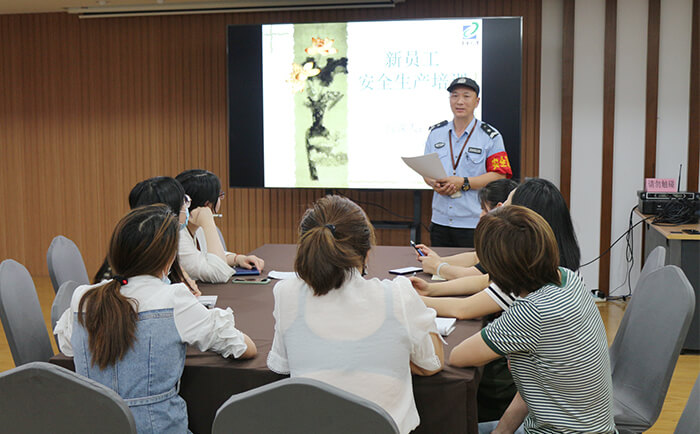 1 劉潭服裝廠開展新入職員工安全生產培訓