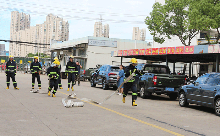 劉潭服裝廠開展微型消防站業務技能培訓工作