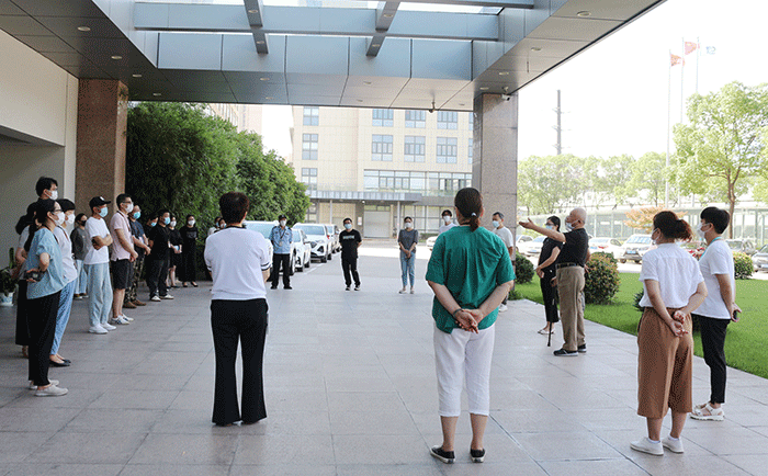 筑抗疫戰斗堡壘,劉潭服裝廠召開疫情防控工作會議