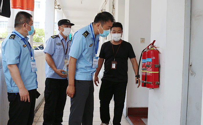 2 應急局蒞臨劉潭服裝