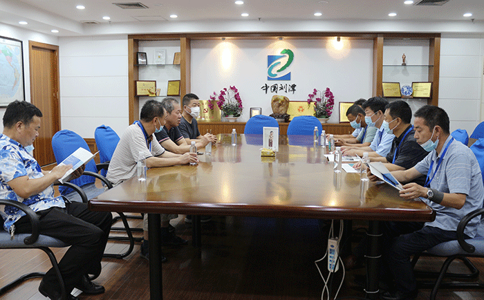 淮安領(lǐng)導(dǎo)一行蒞臨劉潭服裝走訪參觀