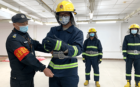 落實防火責任—劉潭服裝開展微型消防站拉動演練