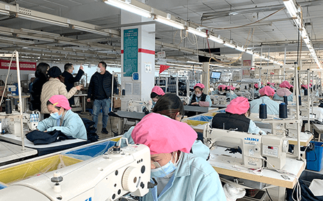 熱烈歡迎江蘇銀行領導帶隊走訪劉潭服裝