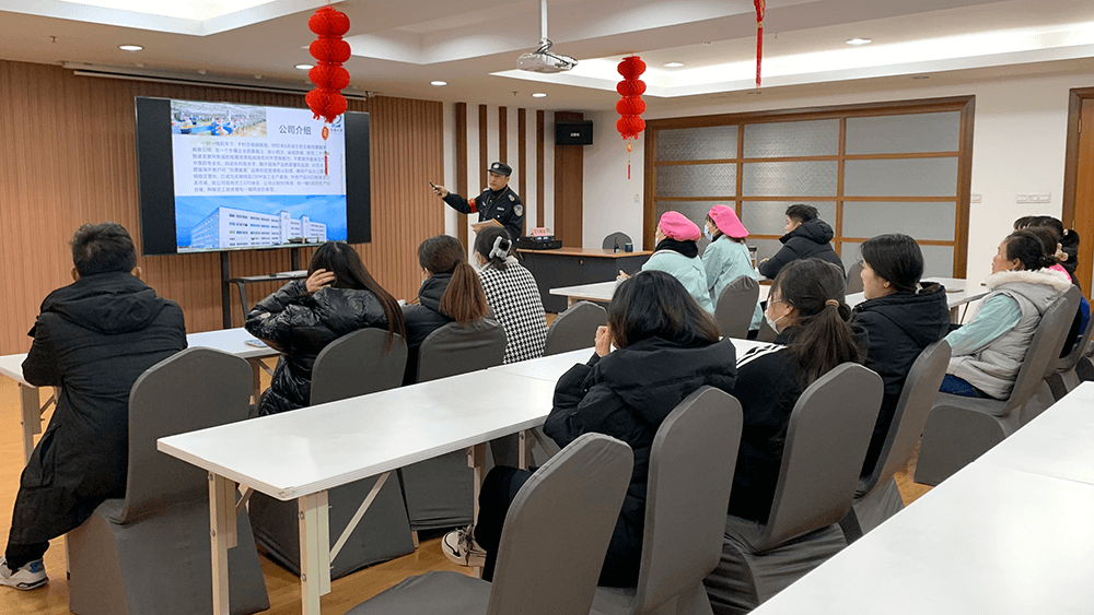 劉潭服裝開展新員工培訓 劉潭服裝開展新員工培訓