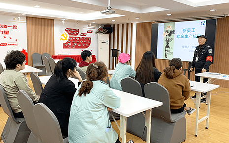 凝聚新力量,助力新成長——劉潭服裝開展新員工培訓 凝聚新力量,助力新成長——劉潭服裝開展新員工培訓