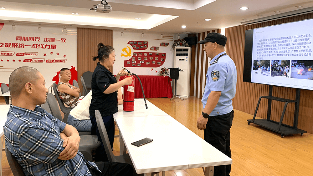 劉潭服裝開展新員工培訓 劉潭服裝開展新員工培訓