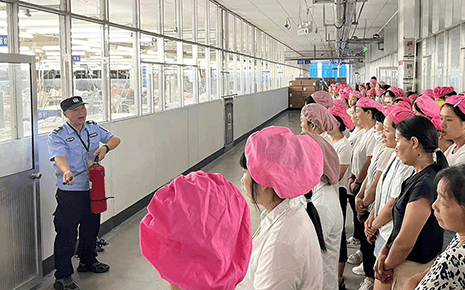 劉潭服裝開展特殊工種員工夏季消防安全培訓(xùn) 劉潭服裝開展特殊工種員工夏季消防安全培訓(xùn)