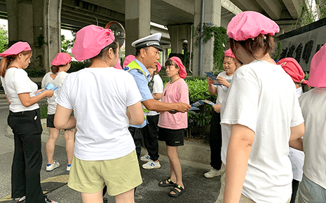 劉潭服裝:遵守道路交通法,爭當文明出行人 劉潭服裝:遵守道路交通法,爭當文明出行人