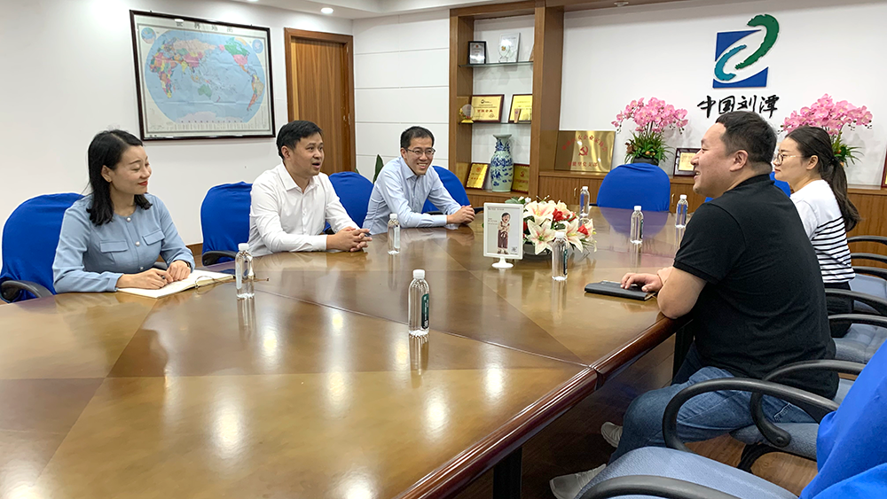 劉潭服裝榮獲江蘇省文明單位稱號(hào) 劉潭服裝榮獲江蘇省文明單位稱號(hào)