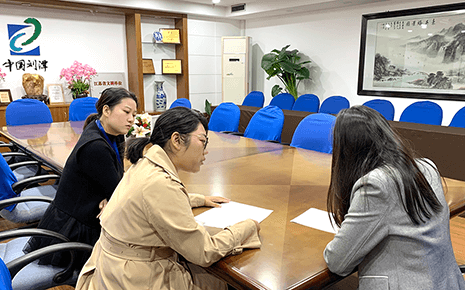 劉潭服裝:社企共建、結對簽約共發展 劉潭服裝:社企共建、結對簽約共發展