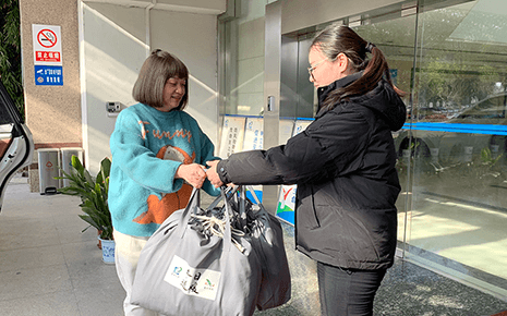 劉潭服裝持續開展冬日送暖、愛心捐贈活動 劉潭服裝持續開展冬日送暖、愛心捐贈活動