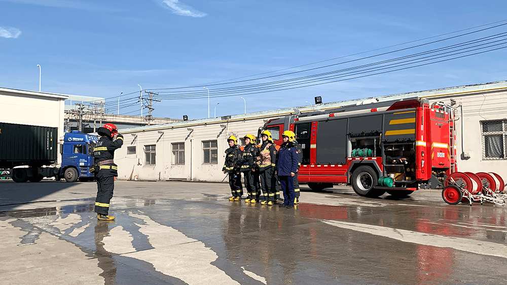 消防演練進(jìn)劉潭服裝