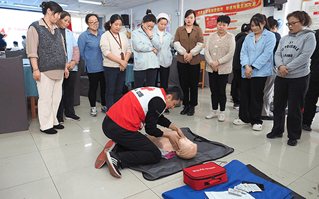 劉潭服裝組織開展應急救護培訓 劉潭服裝組織開展應急救護培訓