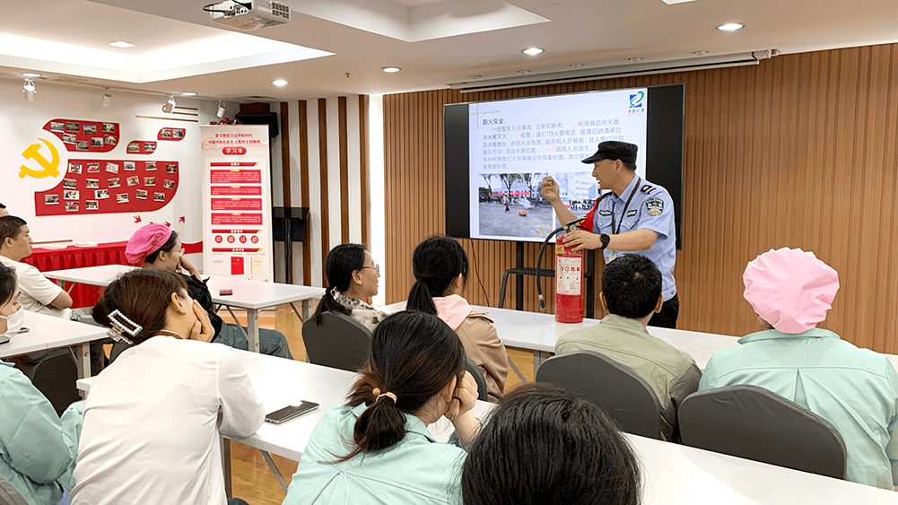 劉潭服裝開展新員工崗前安全生產教育培訓 劉潭服裝開展新員工崗前安全生產教育培訓