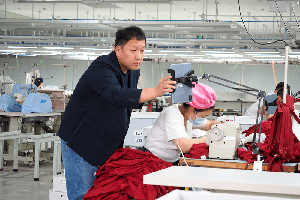 劉潭服裝搭乘數字化快車 劉潭服裝搭乘數字化快車