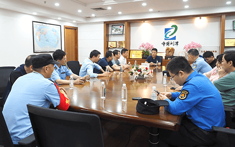 聯合檢查組到劉潭服裝開展安全檢查 聯合檢查組到劉潭服裝開展安全檢查