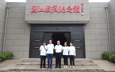 劉潭服裝支部黨員參觀渡江戰役紀念館及徐霞客故居 劉潭服裝支部黨員參觀渡江戰役紀念館及徐霞客故居