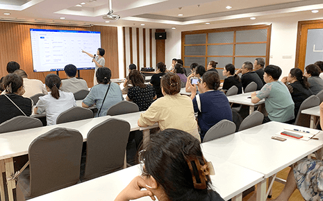 劉潭服裝開展績效管理培訓(xùn)會議 劉潭服裝開展績效管理培訓(xùn)會議