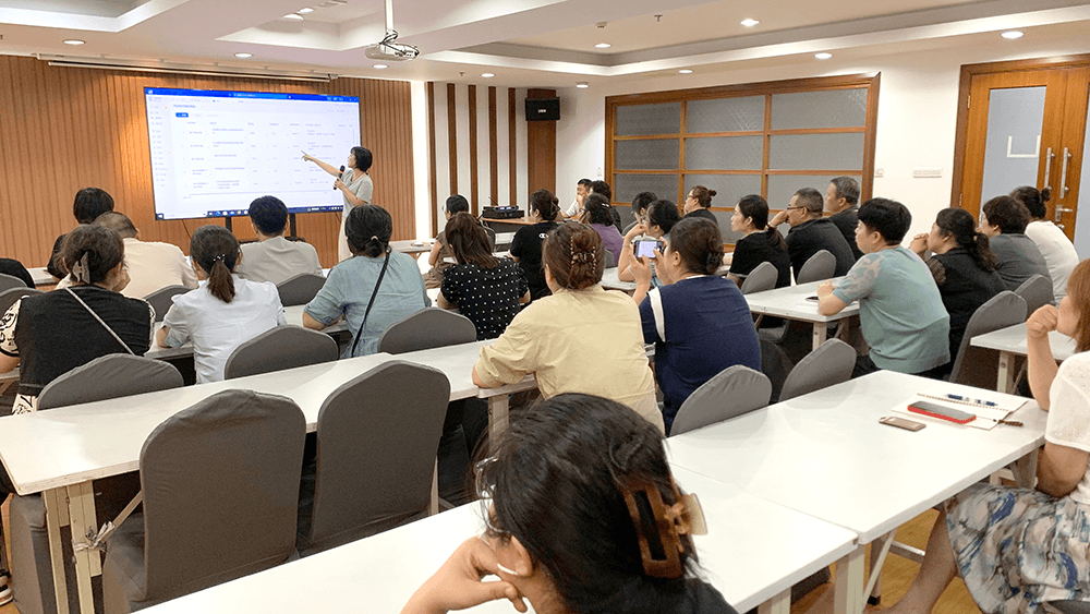 劉潭服裝開展績效管理培訓會議 劉潭服裝開展績效管理培訓會議