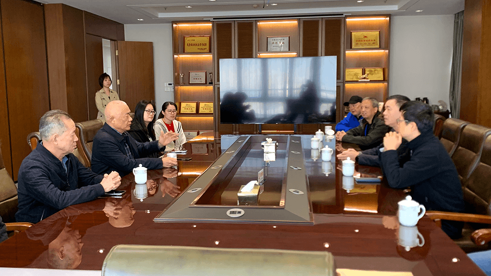 熱烈歡迎監(jiān)利市人大無錫招商考察團(tuán)到劉潭服裝考察調(diào)研 熱烈歡迎監(jiān)利市人大無錫招商考察團(tuán)到劉潭服裝考察調(diào)研