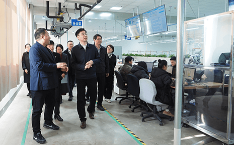 熱烈歡迎無錫市副市長孫瑋帶隊蒞臨劉潭服裝參觀指導工作 熱烈歡迎無錫市副市長孫瑋帶隊蒞臨劉潭服裝參觀指導工作