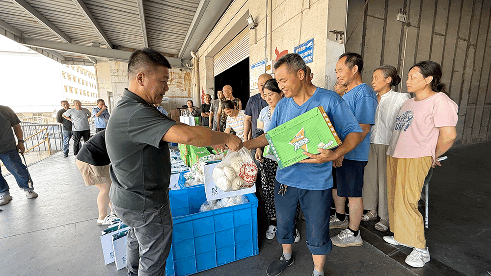 劉潭服裝:夏日送清涼 關懷沁人心 劉潭服裝:夏日送清涼 關懷沁人心