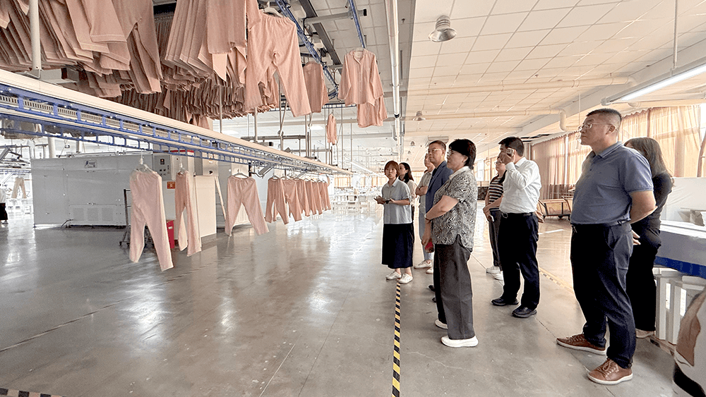 劉潭服裝迎來投資考察團:共謀產業升級新方向 劉潭服裝迎來投資考察團:共謀產業升級新方向