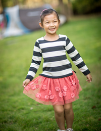 經(jīng)典黑白條兒童針織衫 經(jīng)典黑白條兒童針織衫